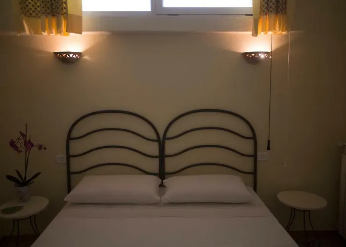 La Casa Incantata 住宿加早餐酒店 罗卡伊恩佩里亚莱